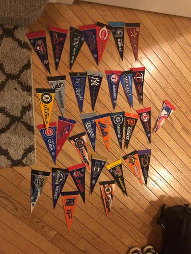 Baseball Pennants New And Retro Logos (31 Teams)