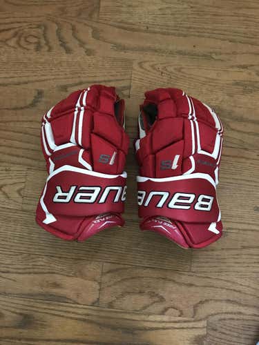 Bauer Supreme 1S Gloves Senior Pro Stock with free Hurricanes Pants Shell