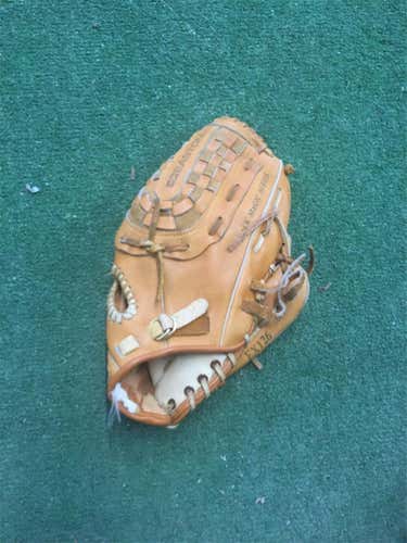 Easton Black Magic Series Glove, Bin#7