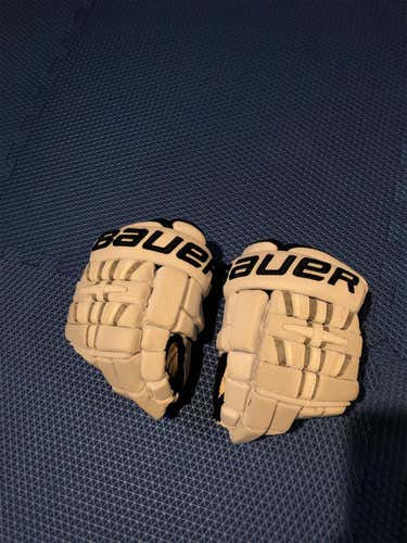 BAUER WHITE AND BLUE 4 ROLL PRO