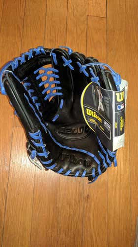 NEW WITH TAGS Wilson CJW 12" A2000 SUPERSKIN BEST OFFER