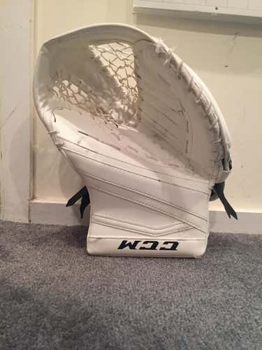 New CCM Extreme Flex II 860 Goalie Glove Senior