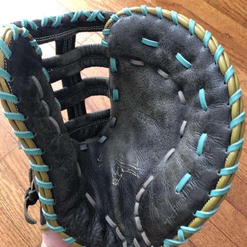 Rawlings Baseball Glove
