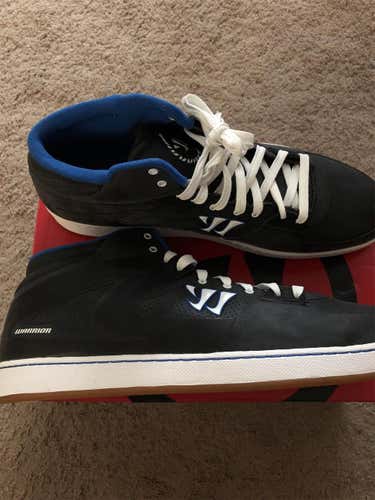 Warrior Hound Dog, Size 14