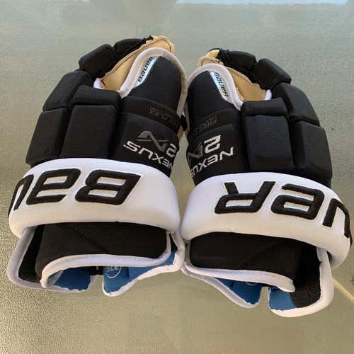 Bauer 2N Gloves 14’ Black / White