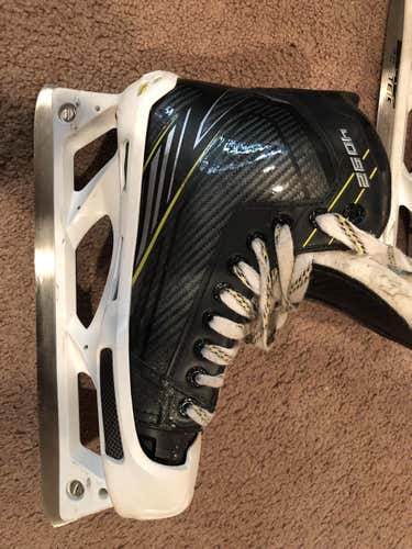 CCM Tacks 4092 Hockey Goalie Skates Senior Size 9.5
