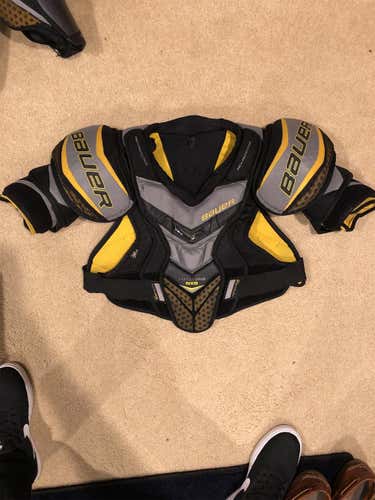 Bauer NXG Shoulder Pads L