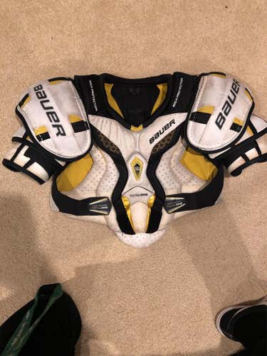 Bauer Total One Shoulder Pads L