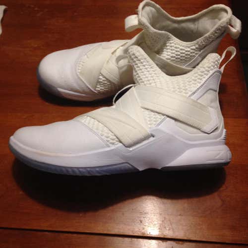 Nike Zoom LeBron Soldier XII Size 13