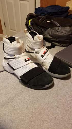 Nike Lebron Soldier 10