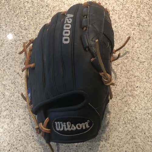 A2000 Baseball Glove