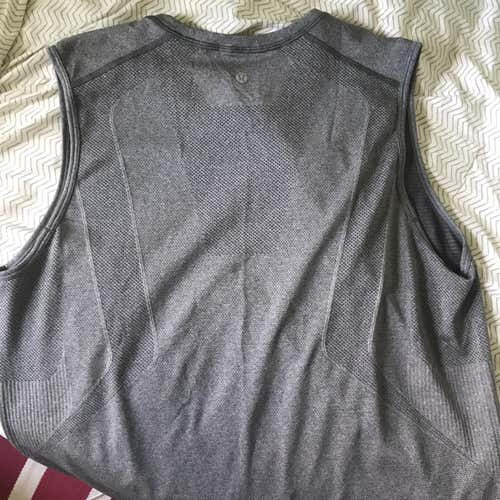 Men’s Lululemon Large Tank Gray