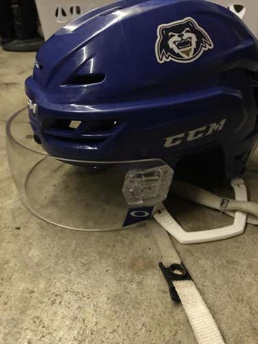 CCM Resistance 300 Helmet