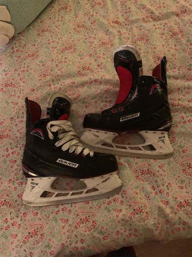 Vapor X700 Hockey Skates Junior Size 5