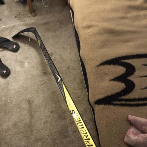 New Supreme 1S Hockey Stick Righty Unknown Intermediate