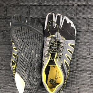 Bodyglove barefoot aqua socks
