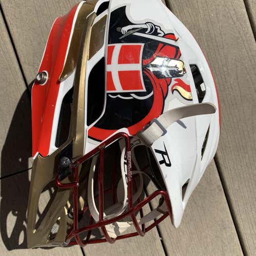 R Helmet