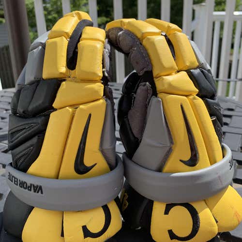 Vapor Elite Lacrosse Gloves