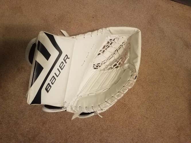 Bauer Supreme One.5 Goalie Glove Regular white/navy Senior