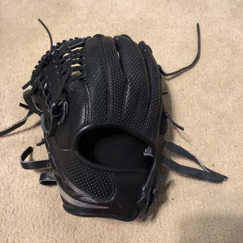 New Nike Baseball Glove