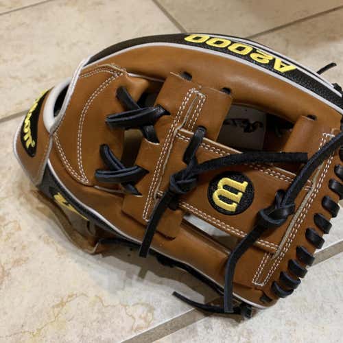 New A2000 Baseball Glove