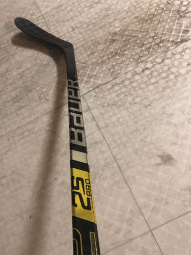 New Supreme 2S Pro Hockey Stick Lefty Mid Junior