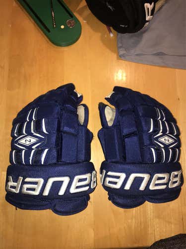 Nexus 800 Royal gloves