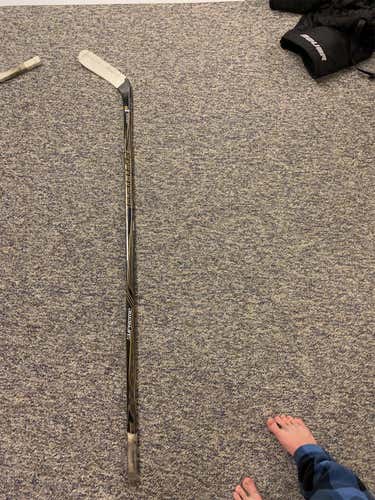 Supreme 1S Hockey Stick Lefty Mid