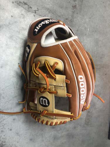 New A2000 Baseball Glove