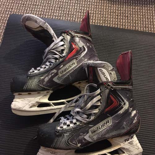 Bauer APX2 Hockey Skates