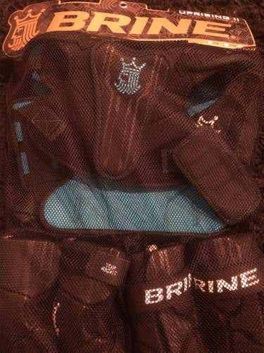 New Uprising II Shoulder Pads Youth Large