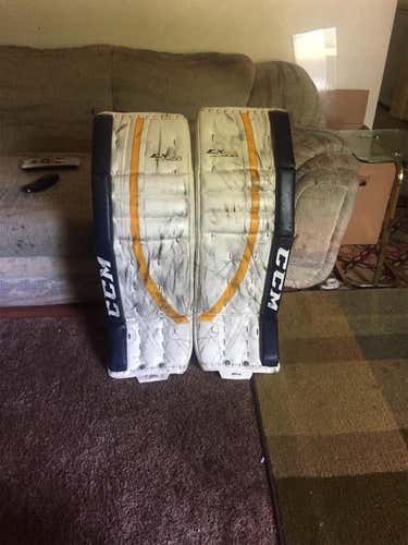 CCM Extreme Flex 400 Goalie Leg Pads Senior 34+1
