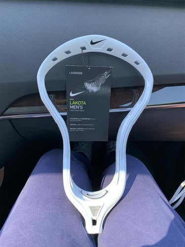 BRAND NEW NIKE LAKOTA 2