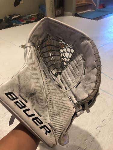 Bauer S29 Goalie Glove Regular Senior