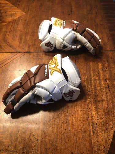 Surgeon Lacrosse Gloves
