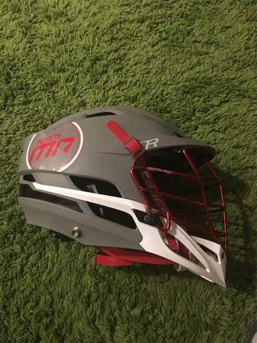 R Helmet Adult