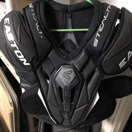 Stealth CX Shoulder Pads Senior