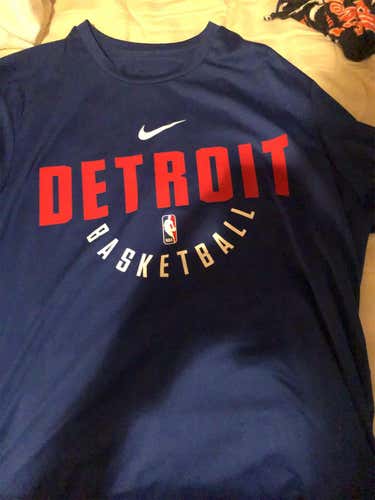 Detroit Pistons Nike Longsleeve