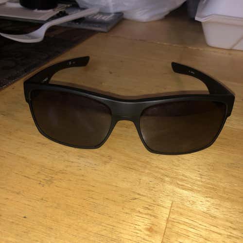 New Oakley Sunglasses Adult