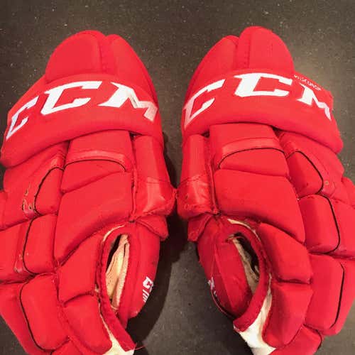 CCM Wisconsin Badger Gloves