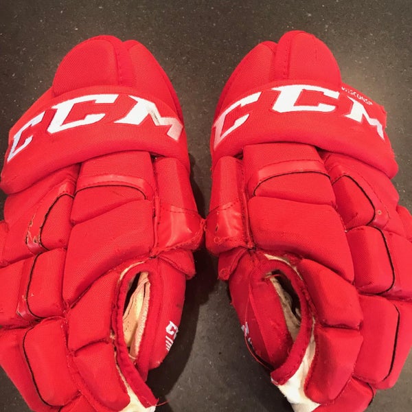 CCM Wisconsin Badger Gloves