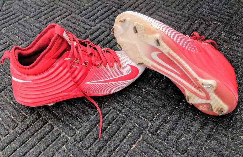 Used Nike Lunar 2 Trout cleats. Sz 11