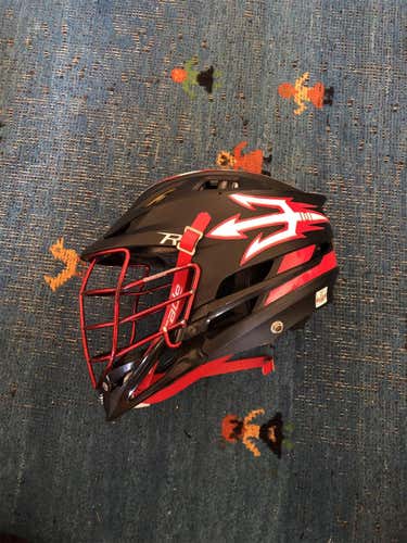 R Helmet Adult
