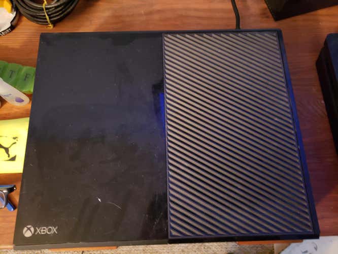 Xbox one with wireless controller (great condition)