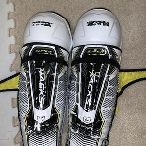 CCM Super Tacks Shin Pads Junior