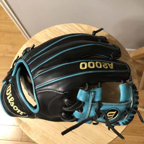 A2000 Baseball Glove