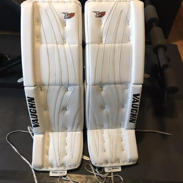 Vaughn V7 XR Goalie Leg Pads Senior