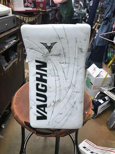 Vaughn Velocity V5 Goalie Blocker Regular Senior