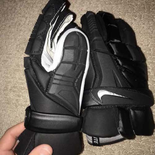 New Vapor Elite Lacrosse Gloves (Price Negotiable)