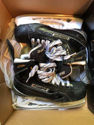 Supreme MX3 Hockey Skates Size 4.5